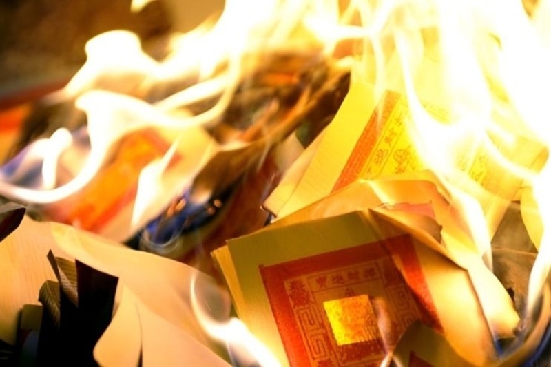 nên đốt vàng mã vào ngày nào 2