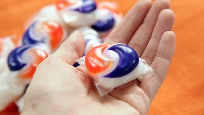 Nên dùng nước giặt, bột giặt hay viên giặt? 3