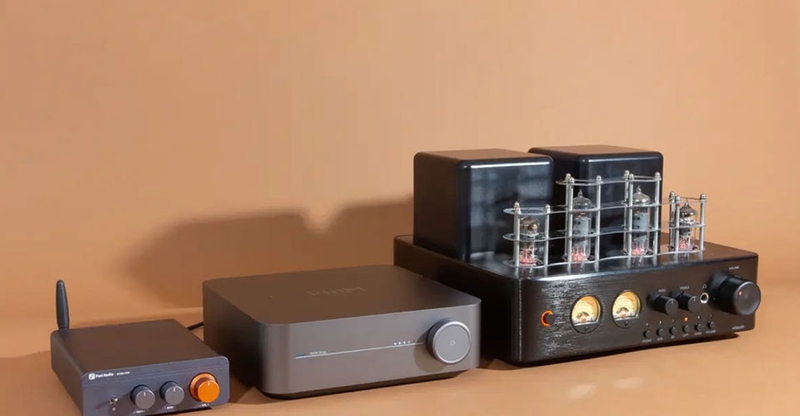 Nên mua amply hay cục đẩy liền vang - 02