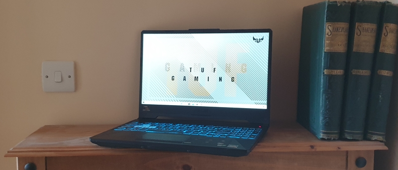 nên mua asus tuf hay acer nitro 2.jpg