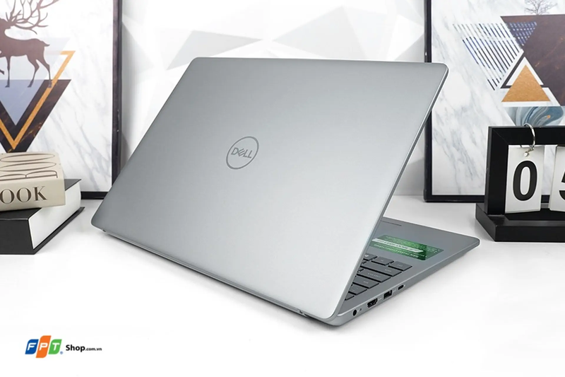 Nên mua Dell XPS hay Inspiron 10