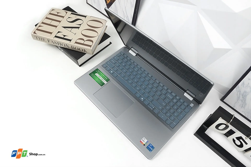 Nên mua Dell XPS hay Inspiron 3