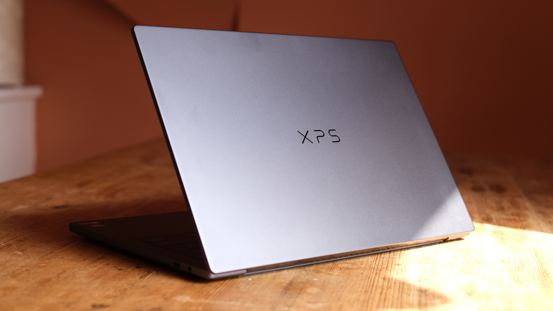 Nên mua Dell XPS hay Inspiron 9