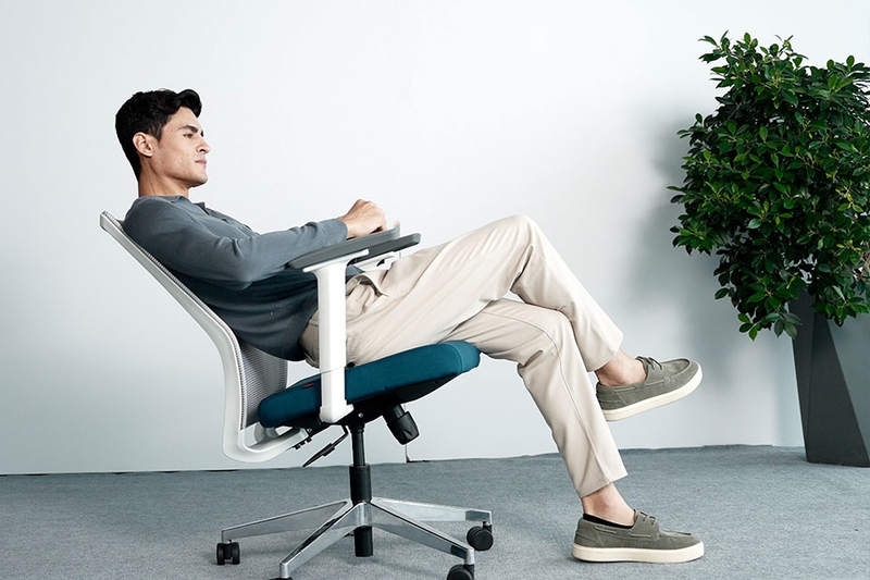 Nên mua ghế công thái học không 8