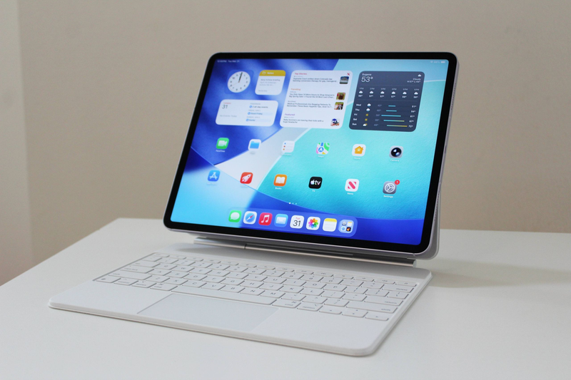 Nên mua laptop hay máy tính bảng cho sinh viên 2