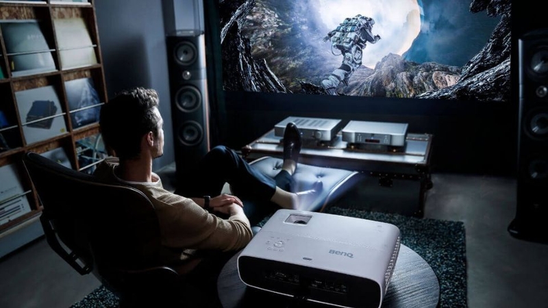 Ưu điểm và nhược điểm của máy chiếu cá nhân