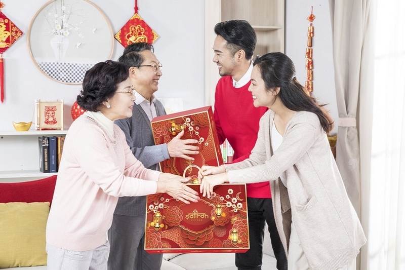 nên tặng quà tết gì cho nhà bạn trai ảnh 1