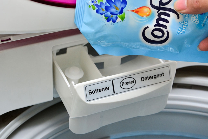 ngăn chứa nước xả của máy giặt aqua - nước xả
