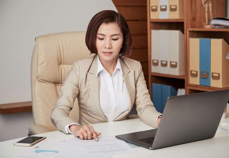 Ngành Luật ra làm gì 5