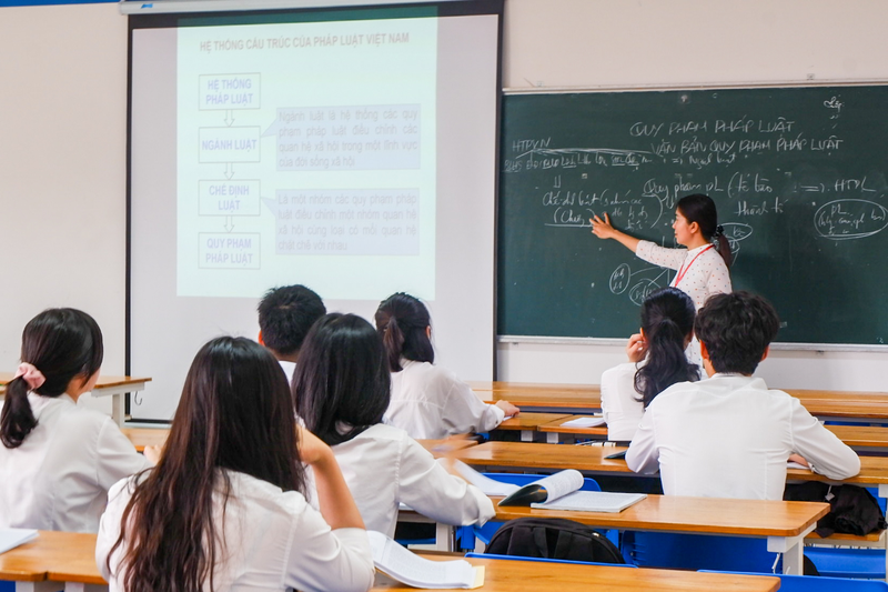 Ngành Luật ra làm gì 7