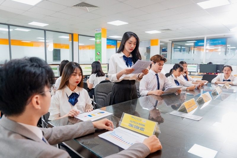 ngành tài chính ngân hàng ra làm gì ảnh 6