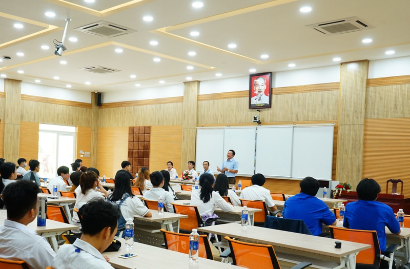 nganh triet hoc thi khoi nao