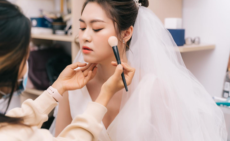 Học nghề trang điểm (makeup)