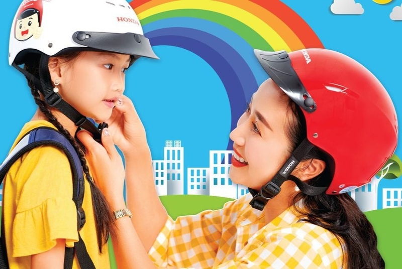 người ngồi sau không đội mũ bảo hiểm hình 5