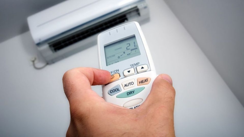 Nhà mái tôn gắn điều hòa được không?