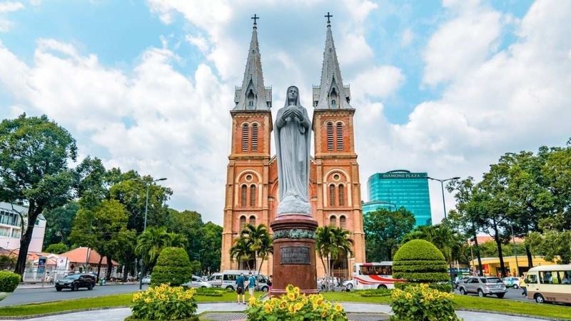 Khám phá Nhà thờ Đức Bà Sài Gòn 1