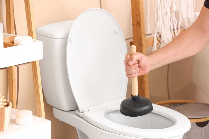 Nhà vệ sinh bị hôi 7