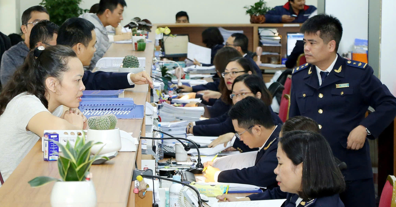 Nhân viên hải quan là ai?