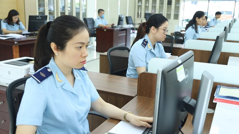 Thủ tục hải quan và khai báo