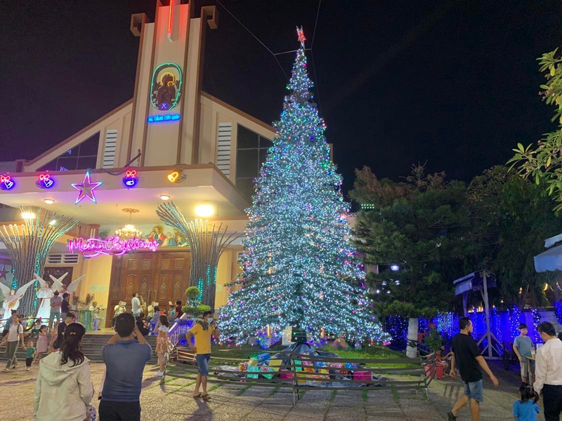 Noel đi đâu?