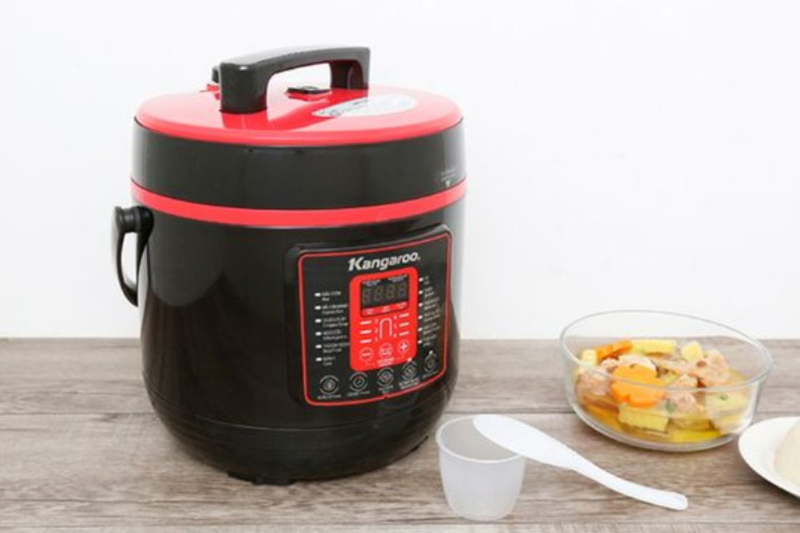 Kangaroo KG6P2 sở hữu dung tích 6 lít, tích hợp 12 chế độ nấu phục vụ thực đơn gia đình