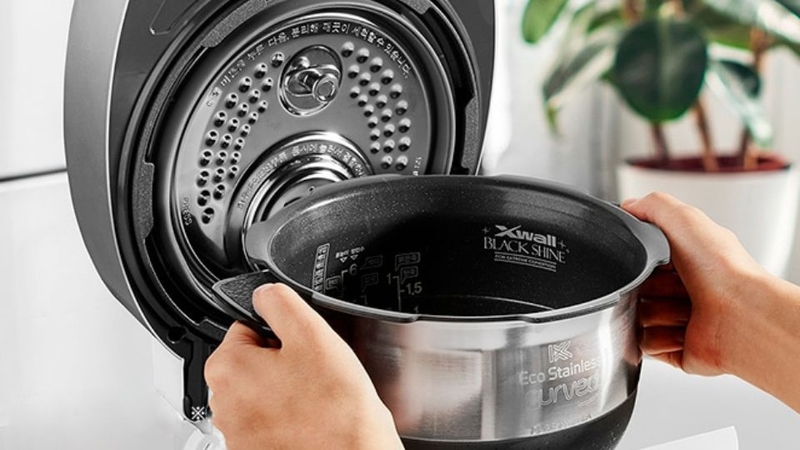 nồi cơm điện Cuckoo không xả hơi 2