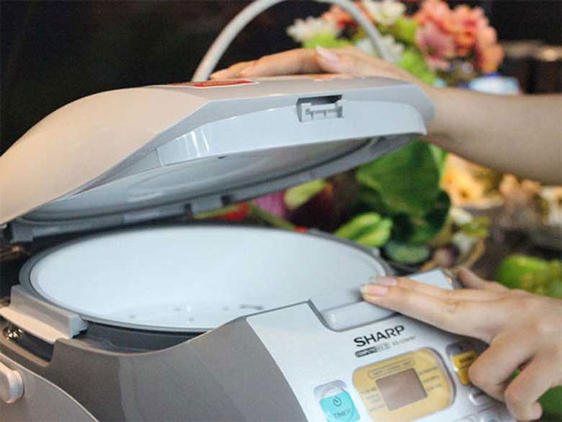 Nồi cơm điện báo lỗi E4 - 06