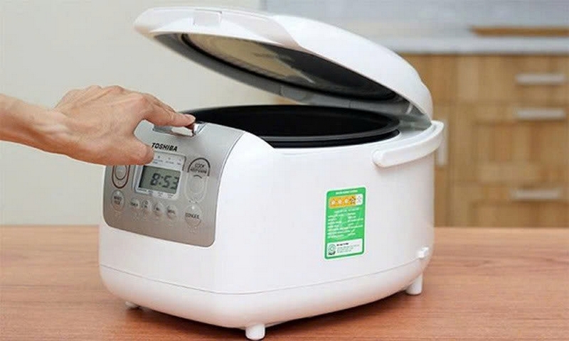 nồi cơm điện tử Toshiba nấu cơm bị sống ảnh 3