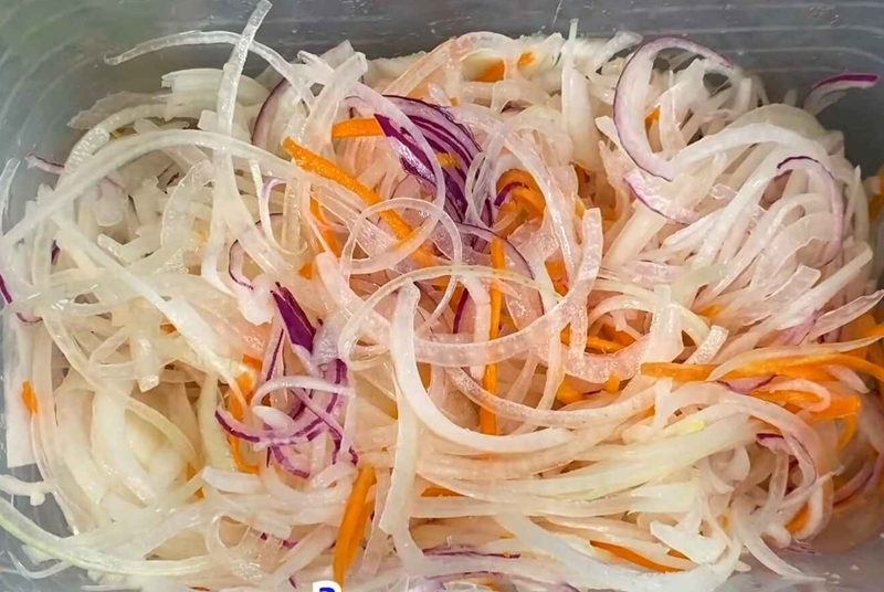 nộm gà hành tây hình 5
