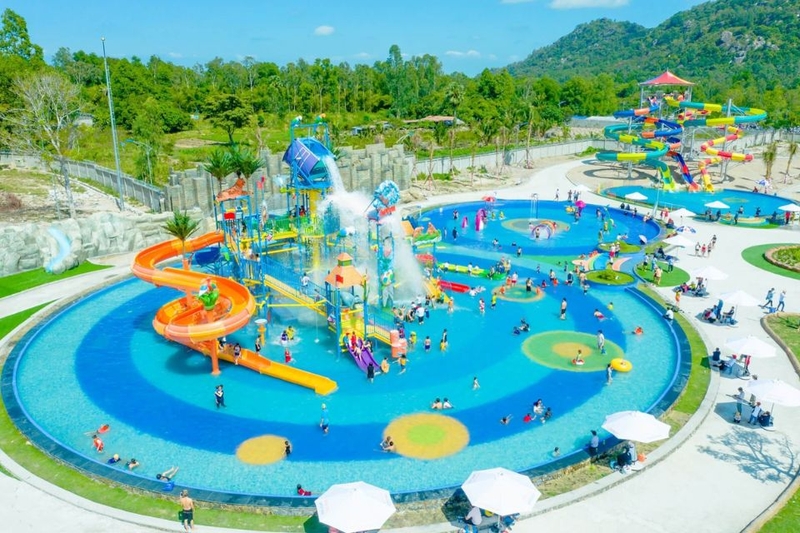 Thỏa sức vui chơi tại Công viên nước Thanh Long