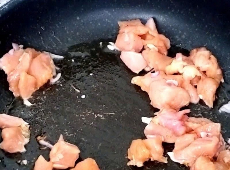 nui xào gà ảnh 4