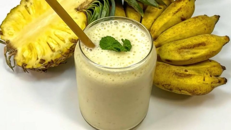 Nước ép chuối và dứa