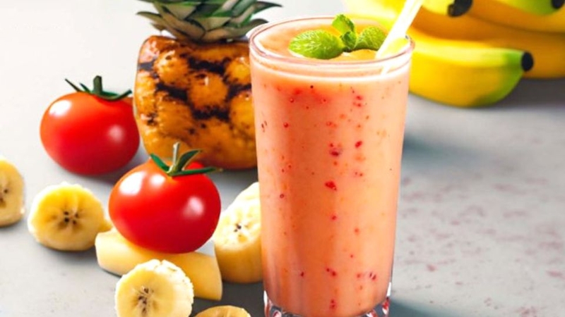 Nước ép chuối và cà chua