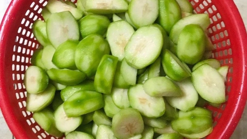 Bước 1: Sơ chế cóc