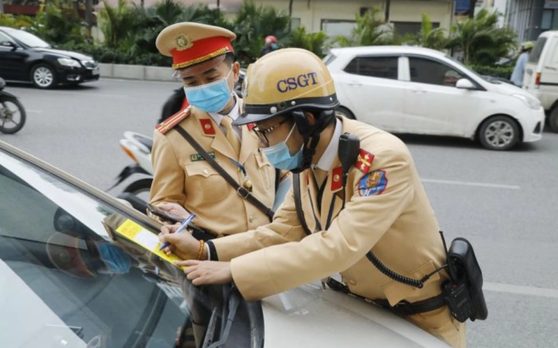 Ô tô chạy quá tốc độ 5 - 10km/h bị phạt bao nhiêu?