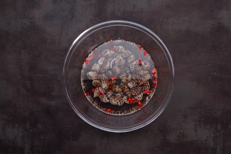 Cách làm ốc hương nướng mọi 5