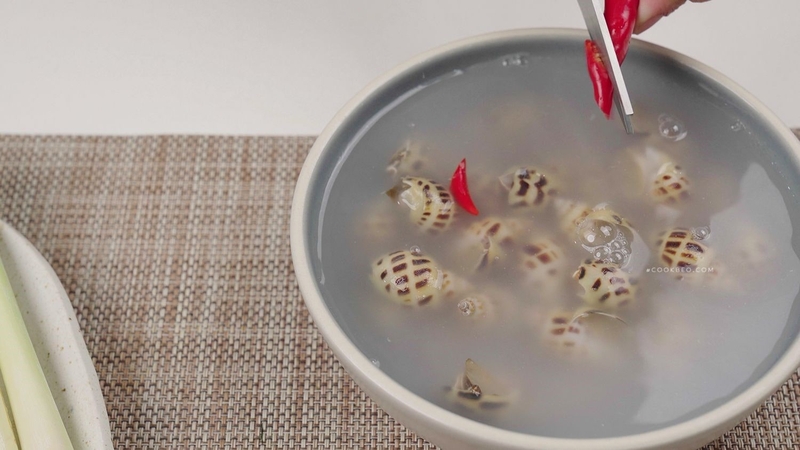 Cách làm ốc hương nướng mọi 2