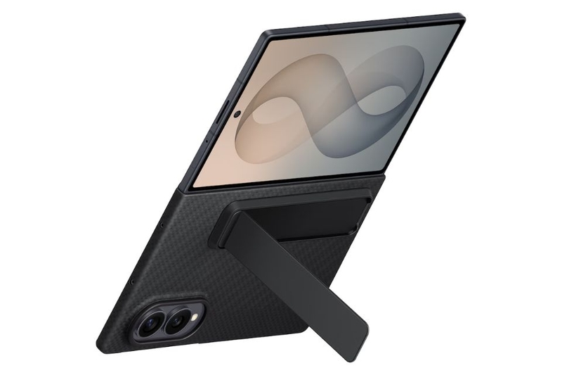 op-lung-samsung-galaxy-z-fold8-wide-carbon-standing-2.jpg
