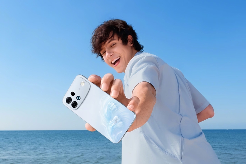 Cụm camera trên OPPO A7 Pro Max 5G tích hợp vòng đèn Breathing Light, bổ sung tín hiệu thông báo trực quan.