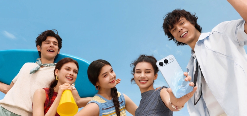 OPPO F35 5G tối ưu cho ảnh selfie nhóm với góc chụp rộng, phù hợp khi cần đưa nhiều người vào cùng khung hình.