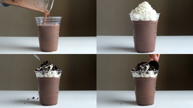 Sau khi xay xong thì bạn rót hỗn hợp Oreo Frappuccino vào ly