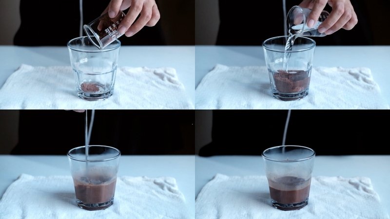 Cho 40gr bột Milo vào ly, sau đó thêm 100ml nước sôi và khuấy đều cho Milo hòa tan hoàn toàn