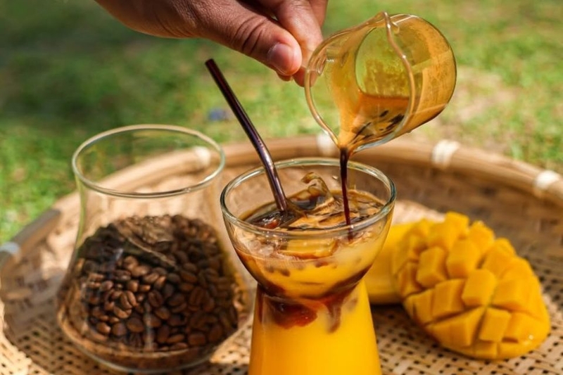 pha chế cà phê xoài