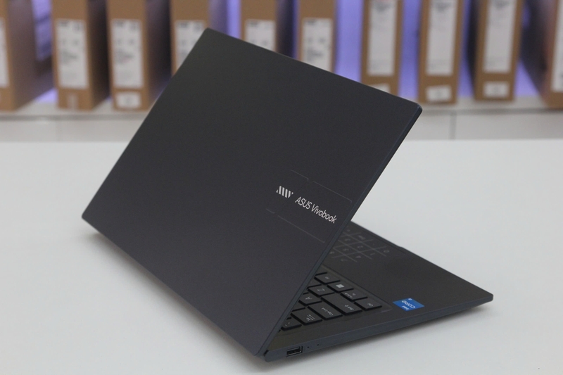 VivoBook là một trong những dòng laptop ASUS phổ biến nhất nhờ mức giá dễ tiếp cậntop ASUS  - hình 2
