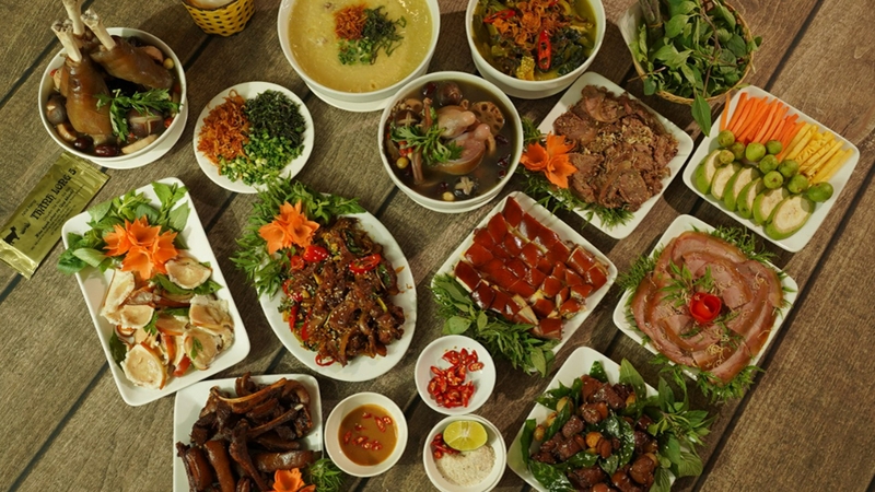 Phố cổ Hoa Lư mở ra thế giới ẩm thực phong phú