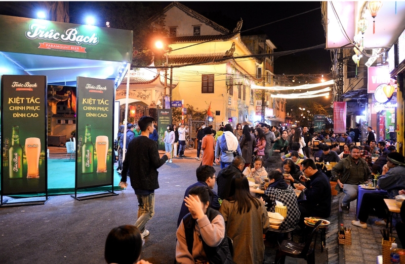 Phố đi bộ Hà Nội 7