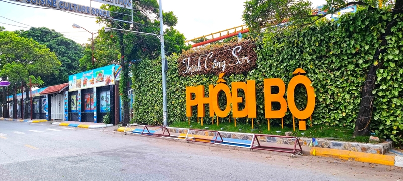 Phố đi bộ Hà Nội 3