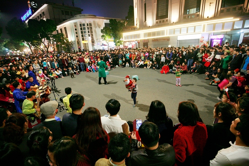 Phố đi bộ Hà Nội 1