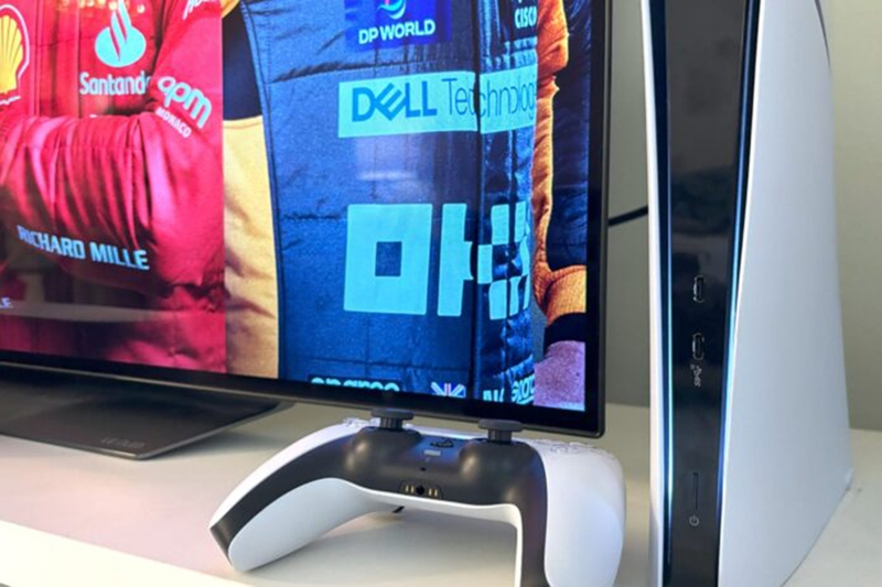 PS5 Slim giá bao nhiêu 2