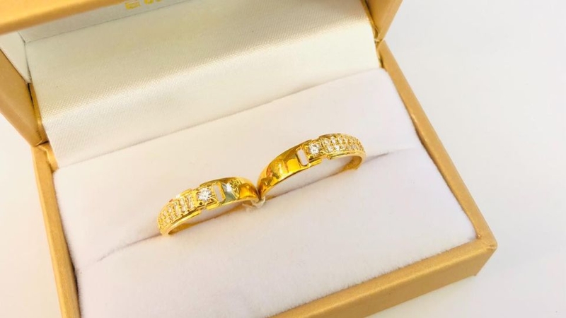 Trang sức khắc tên